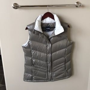 The North Face taupe down vest - Large